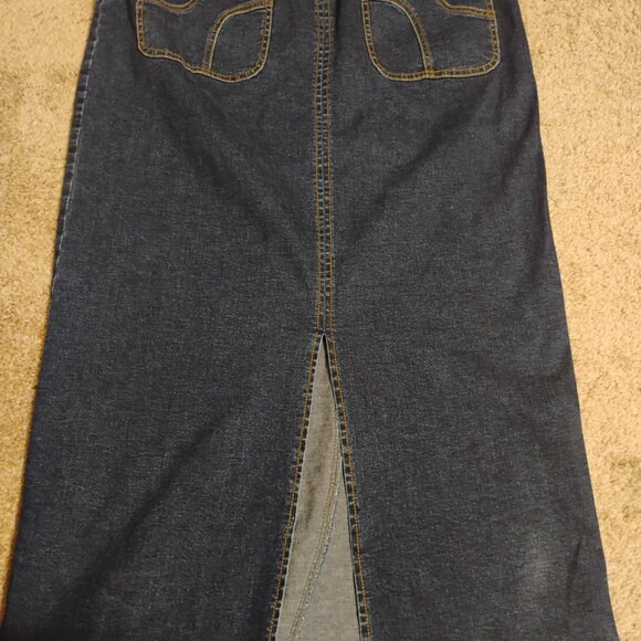 Denim Skirt ✨ - Picture 5 of 7